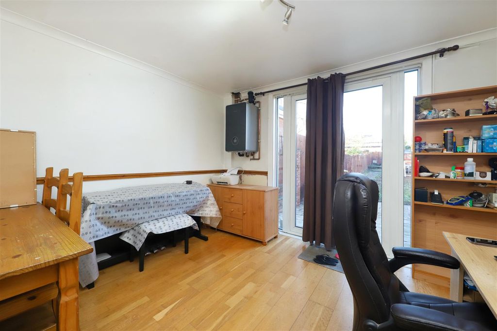 Property photo 3 of 10 Dining Room