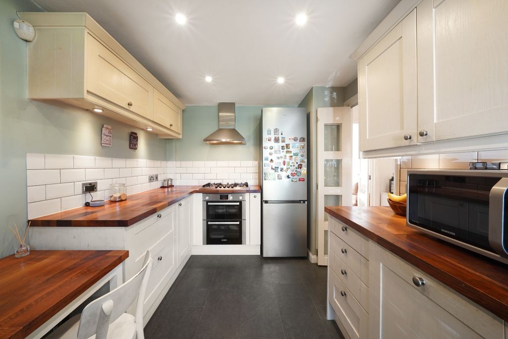 Property photo 3 of 17 5010763