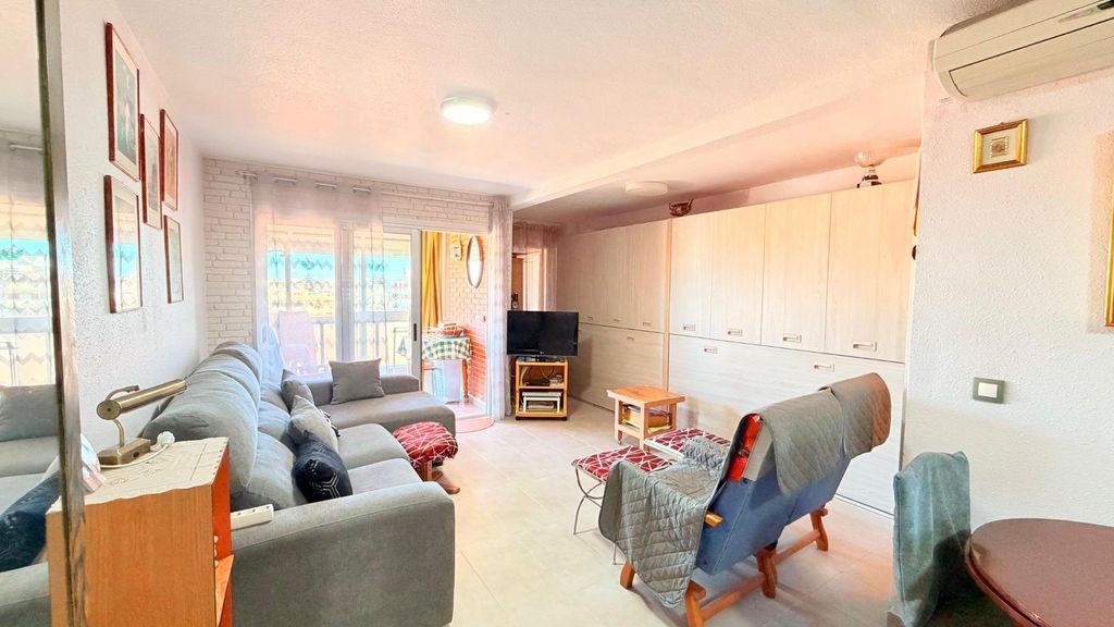 Property photo 2 of 25