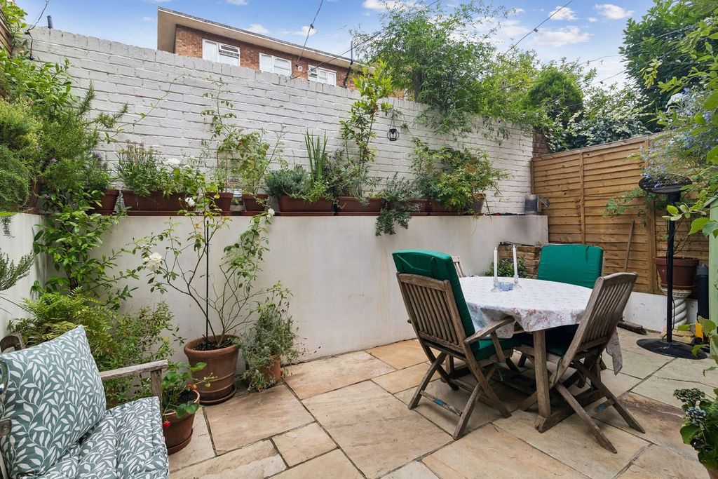 Property photo 2 of 10