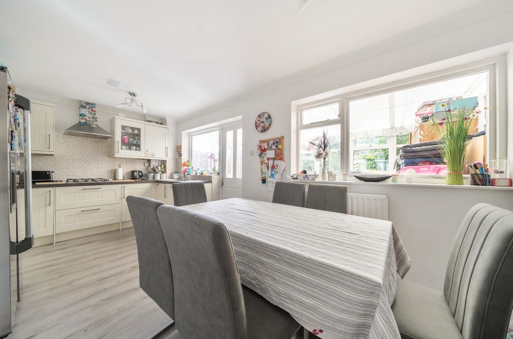 Property photo 3 of 13 1470839-3-6A213E6...