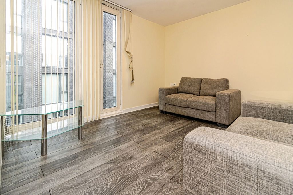 Property photo 3 of 8 Photo