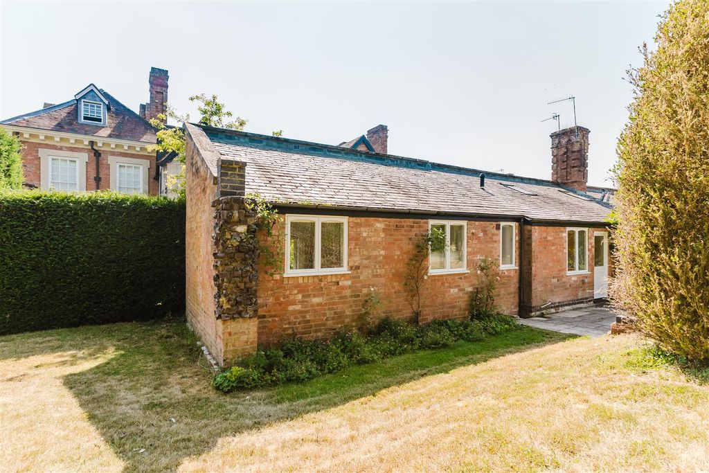 Property photo 2 of 42