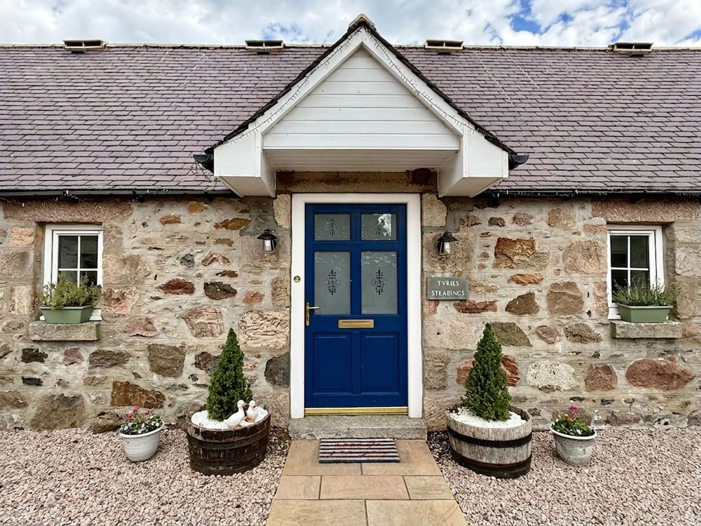 Property photo 3 of 37