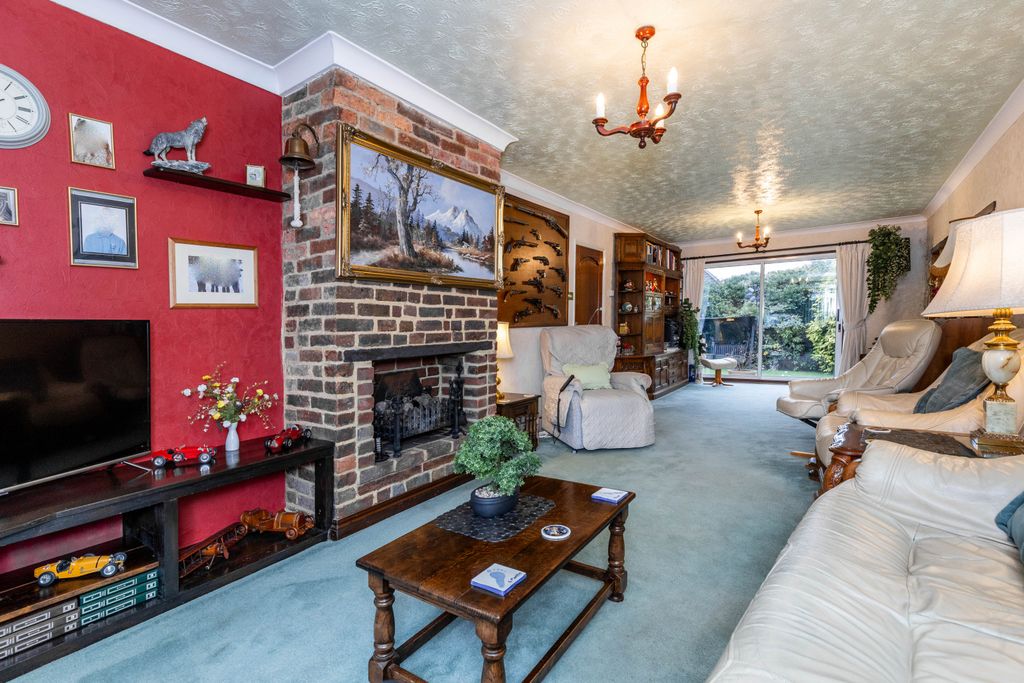 Property photo 3 of 17 Gallery