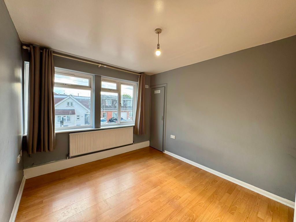 Property photo 2 of 7 Flat 4 Pallet Court, Ha0 3De (6)