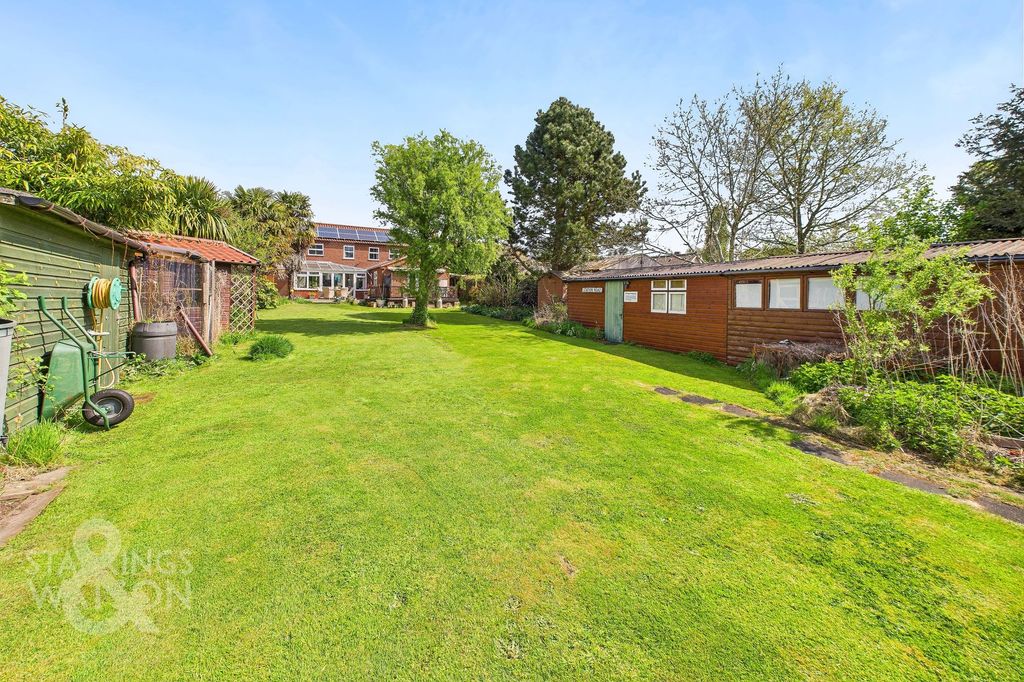 Property photo 2 of 43
