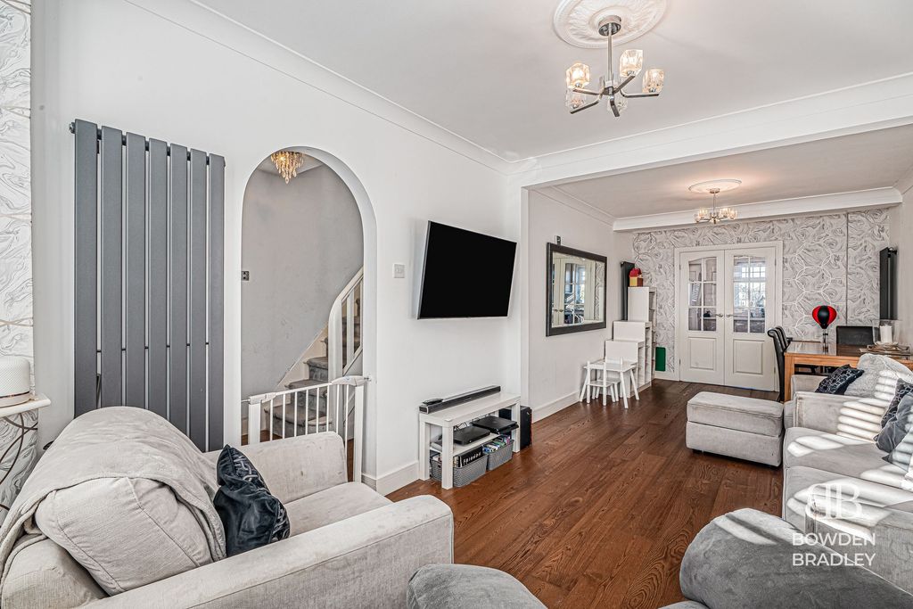 Property photo 3 of 21