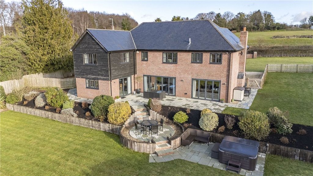 Property photo 2 of 17 House