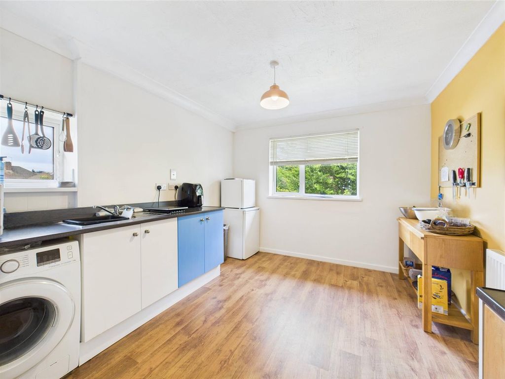 Property photo 3 of 8 Cam05080G0-Pr0097-Still002.Jpg