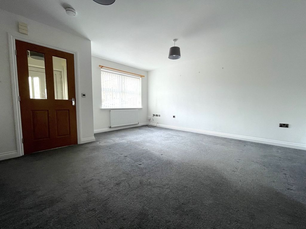 Property photo 3 of 18 Photograph 3