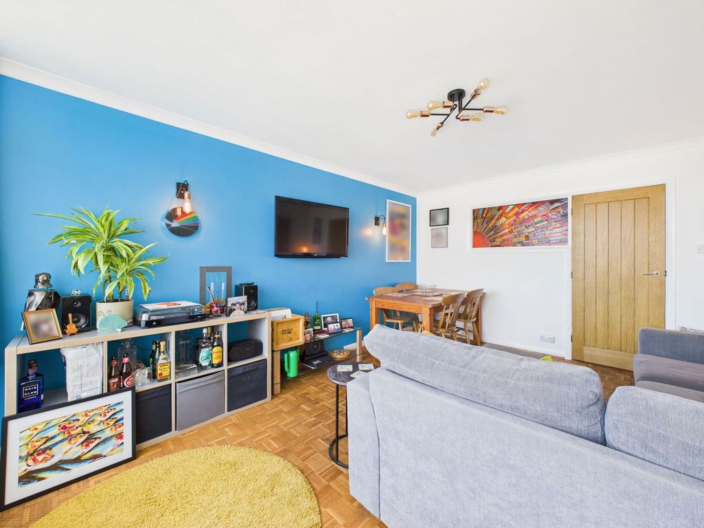 Property photo 3 of 11