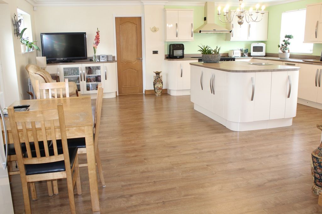 Property photo 2 of 13 Fitted Dining Kitchen