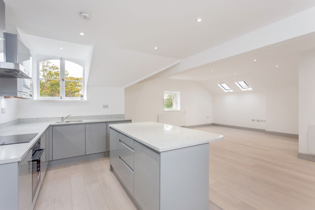 Property photo 3 of 9 F9 One Lypiatt Fp...