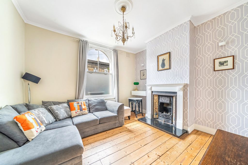 Property photo 1 of 11