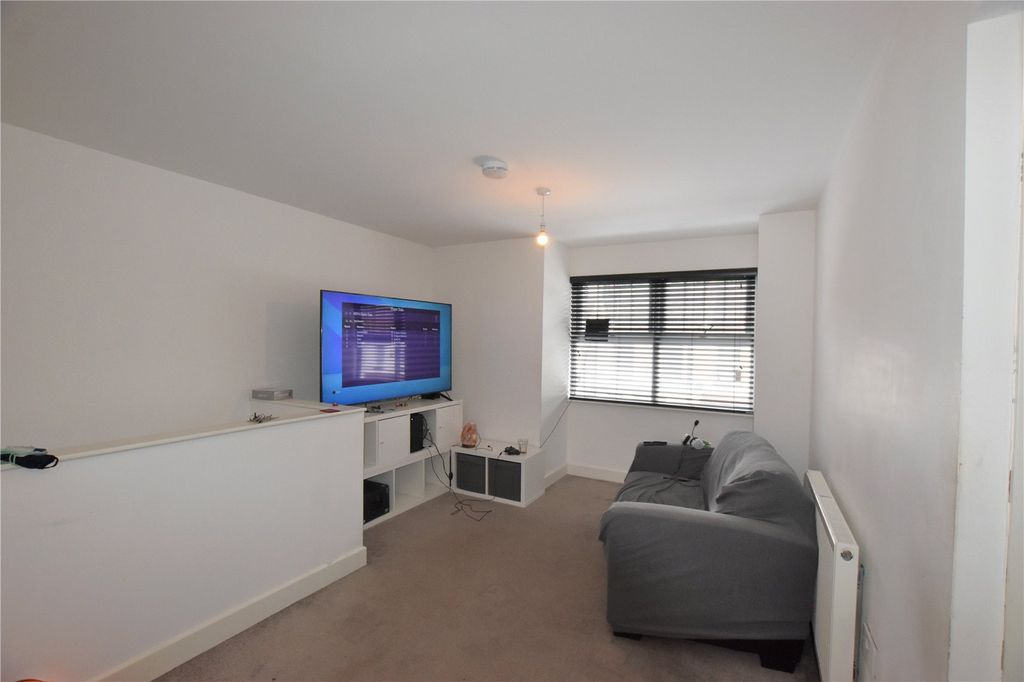 Property photo 3 of 8 Picture No. 06