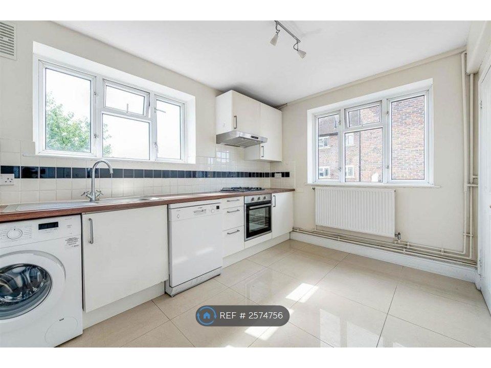 Property photo 2 of 7 Kitchen