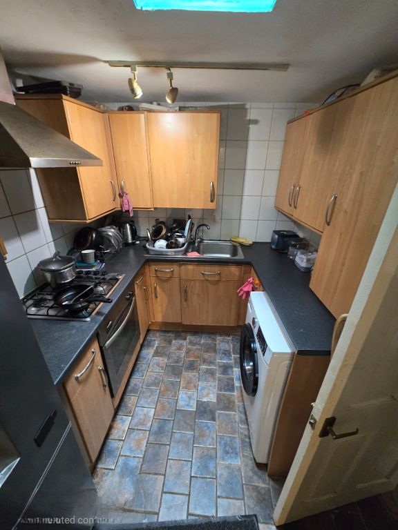 Property photo 1 of 5