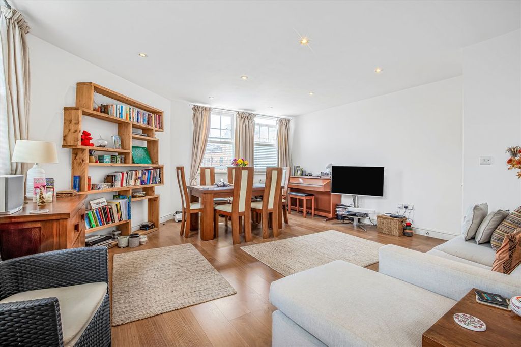 Property photo 2 of 7