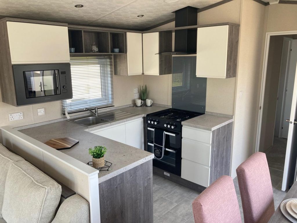 Property photo 1 of 7 - Pemberton Avon For Sale