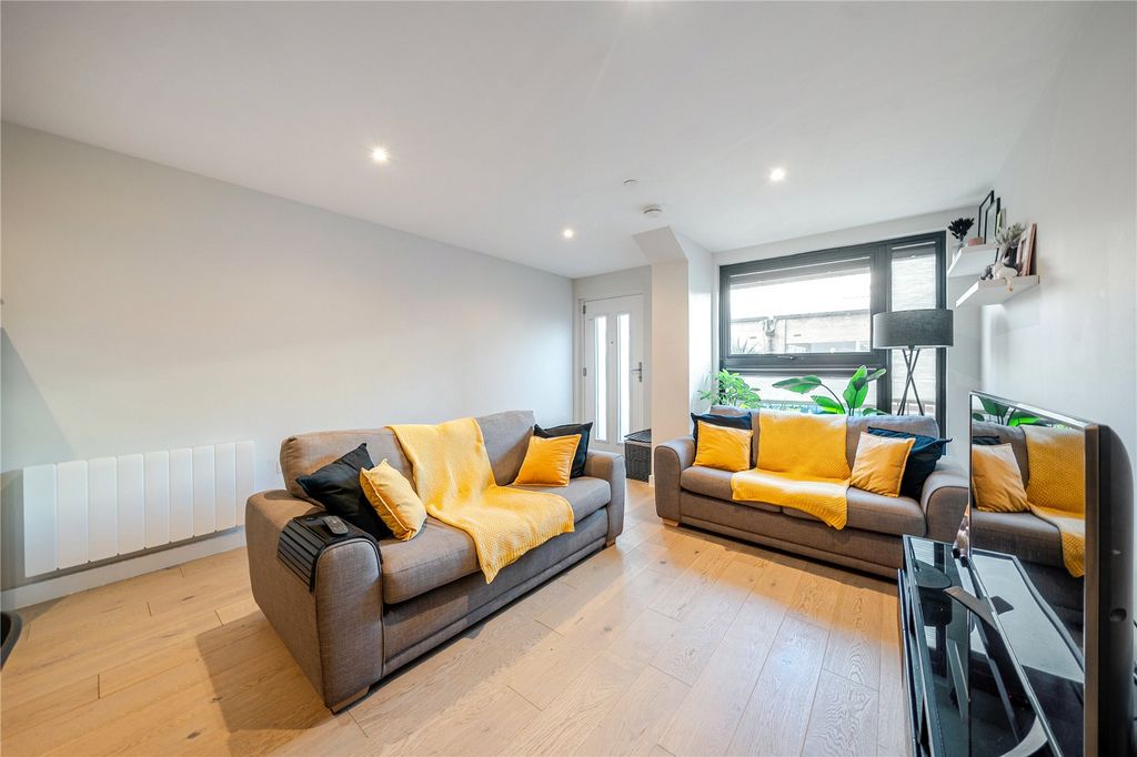 Property photo 2 of 20 Picture No. 04