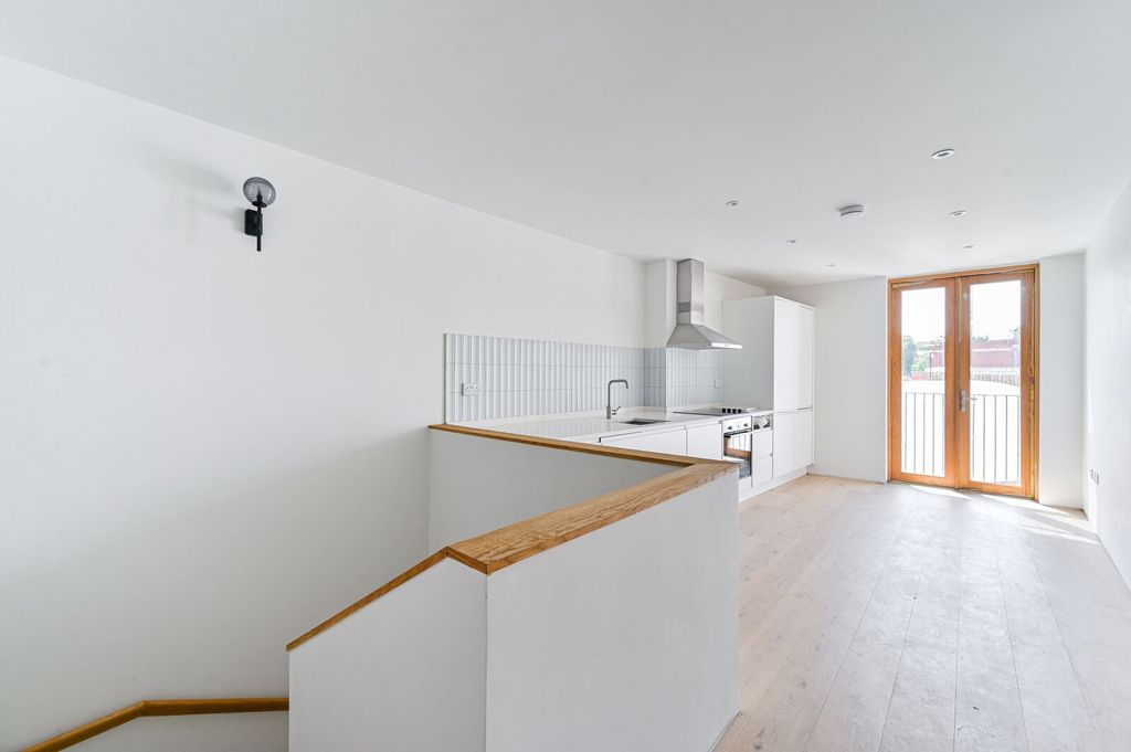 Property photo 2 of 5