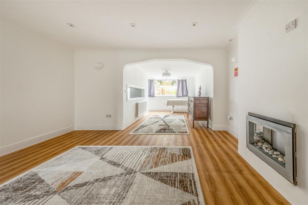 Property photo 2 of 16 7 Brasslands Drive-8.Jpg