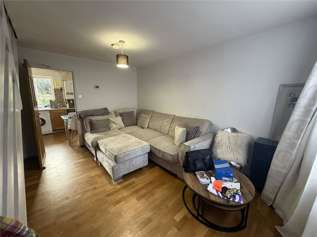 Property photo 2 of 9 Picture No. 13