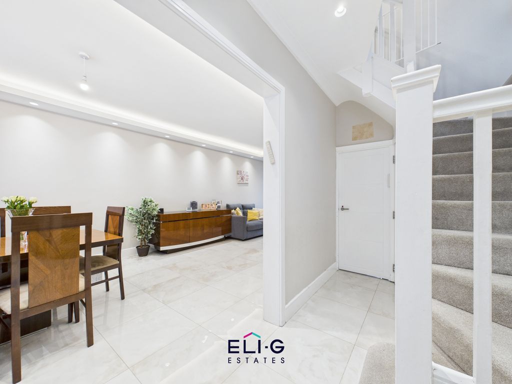 Property photo 2 of 15 Gallery