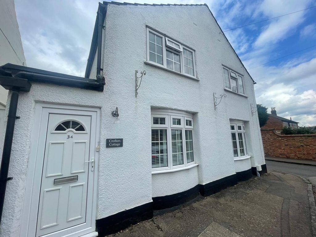 Property photo 1 of 10 Front (Exterior)