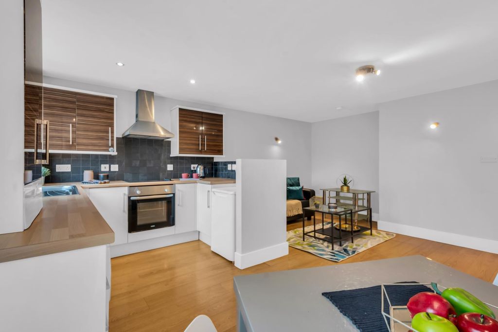 Property photo 2 of 8 Property Photo