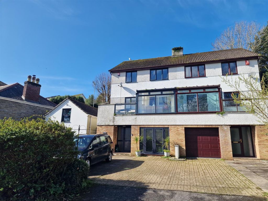 Property photo 1 of 18 Main.