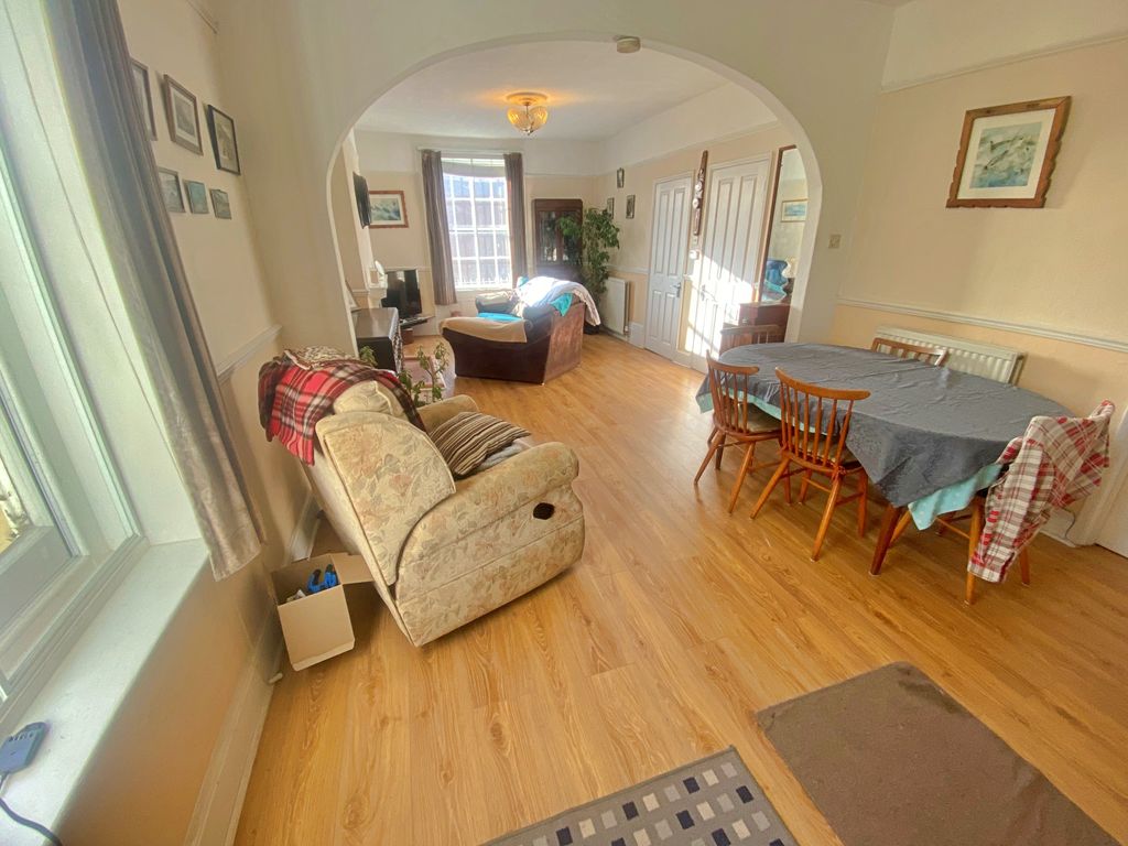 Property photo 3 of 28