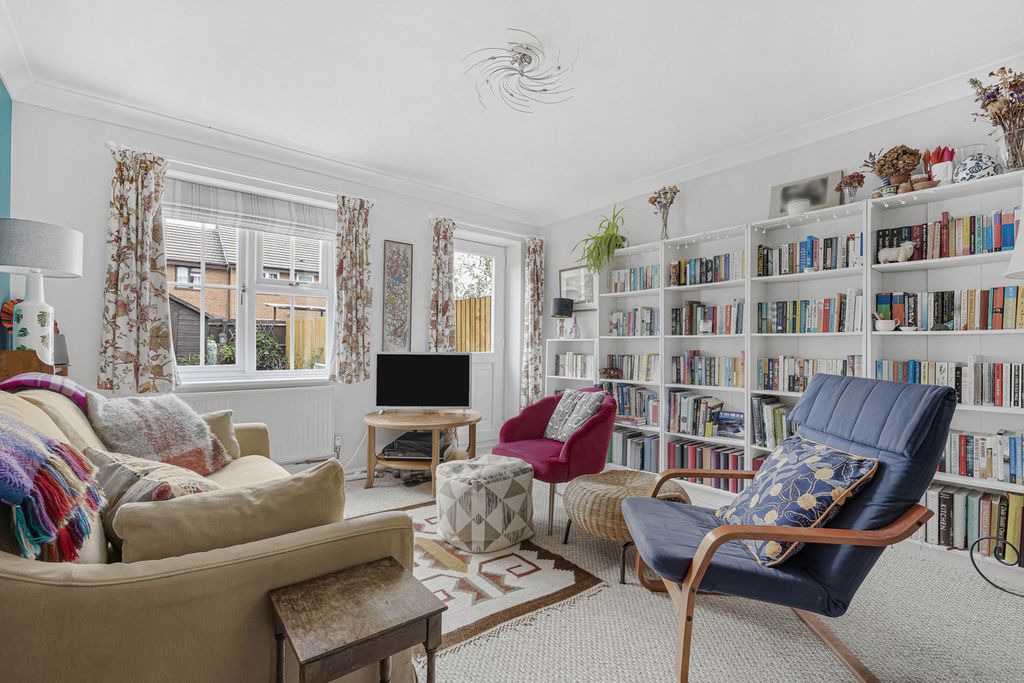 Property photo 2 of 20