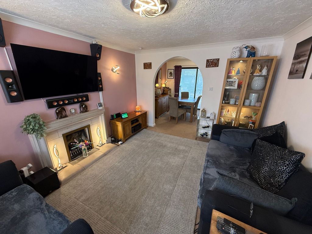 Property photo 2 of 24