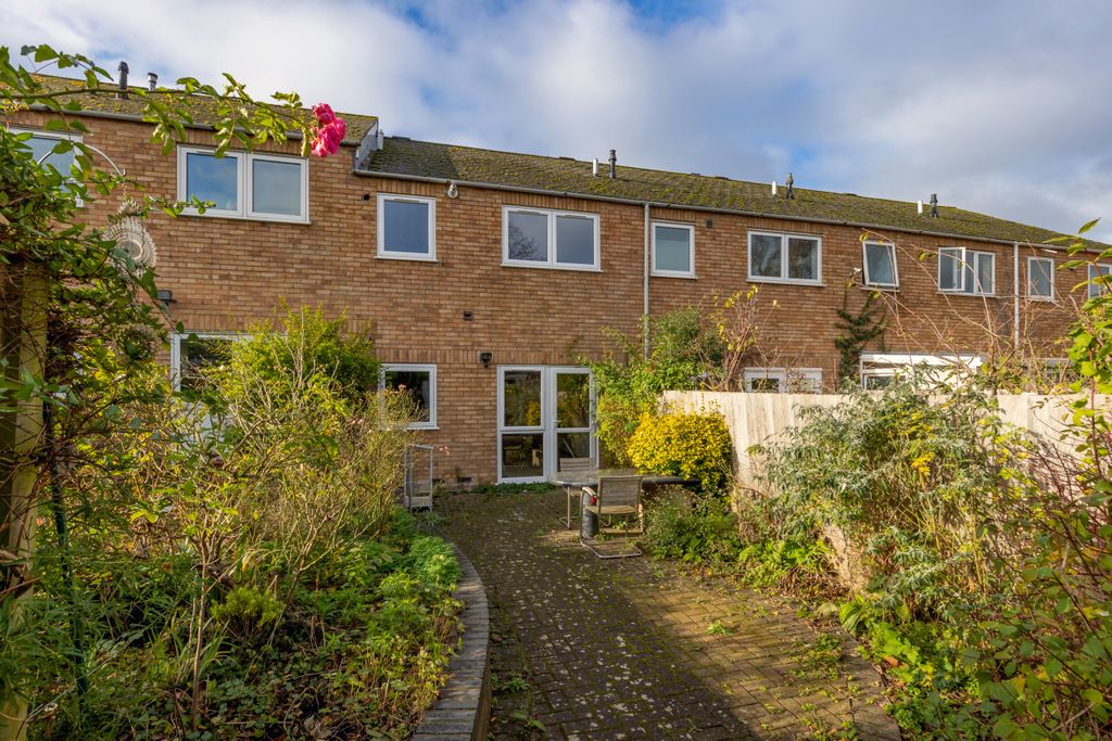 Property photo 2 of 6 Rear