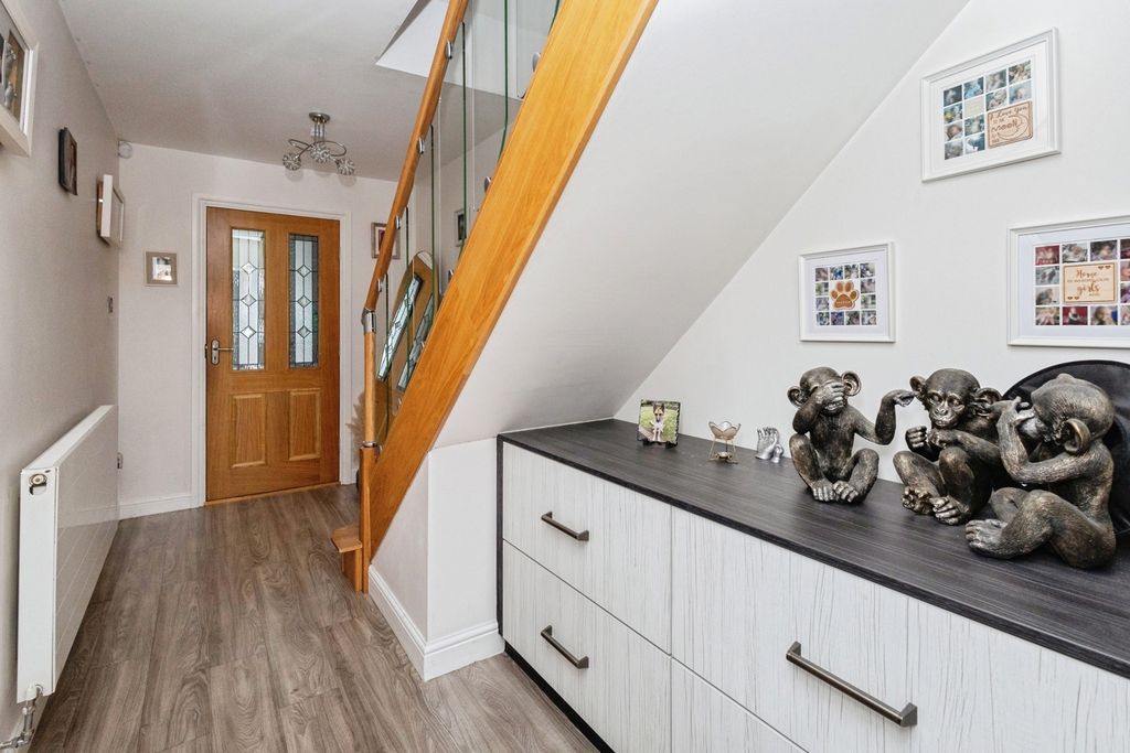 Property photo 3 of 26 Pbox-Img.Jpg