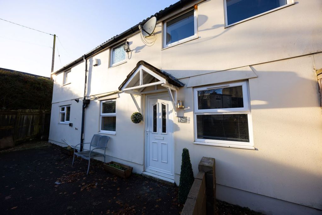 Property photo 2 of 22