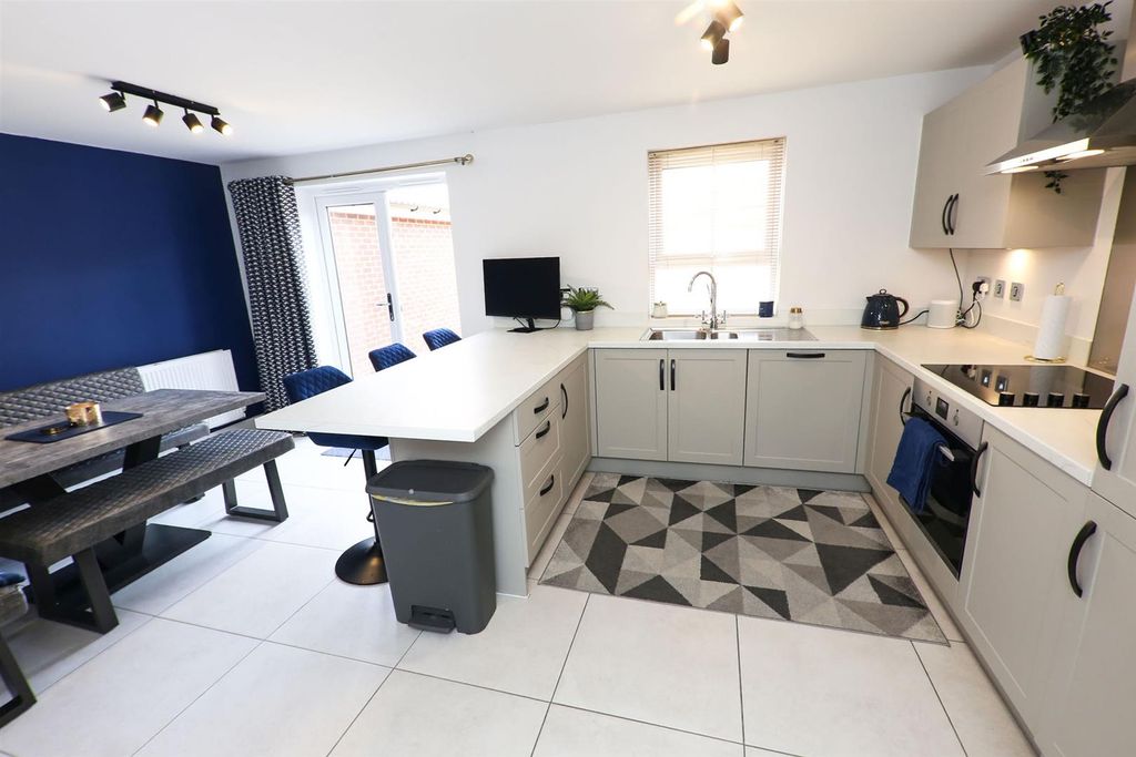 Property photo 2 of 25 Open Plan Dining Kitchen