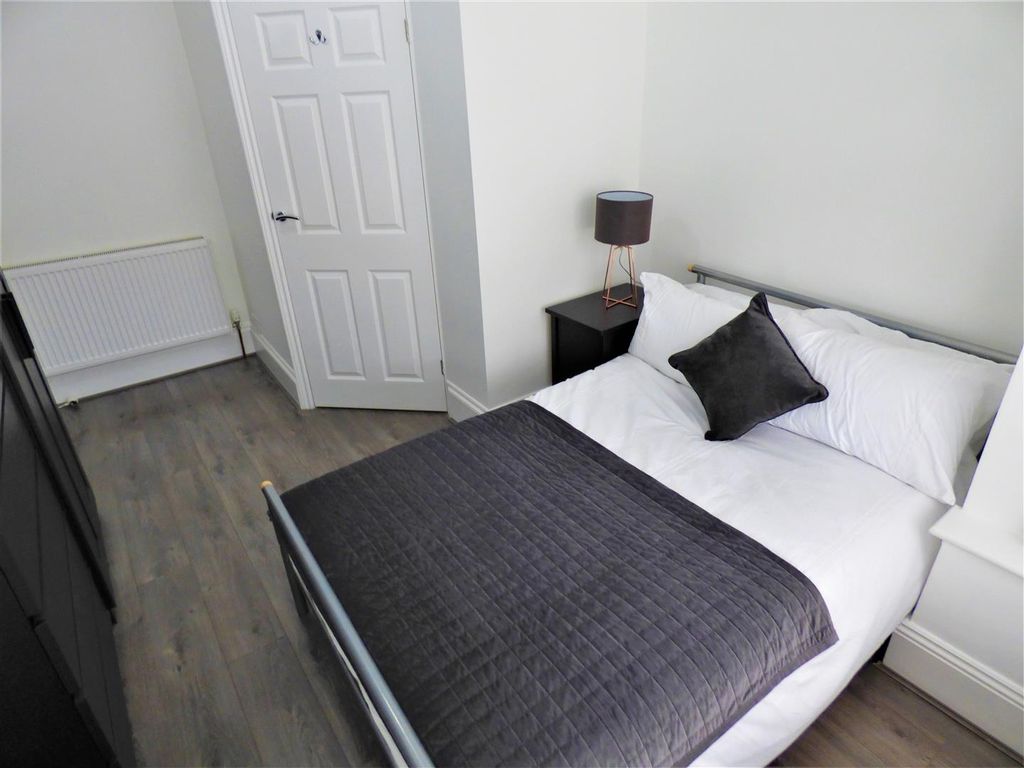 Property photo 1 of 5 P1020039.Jpg