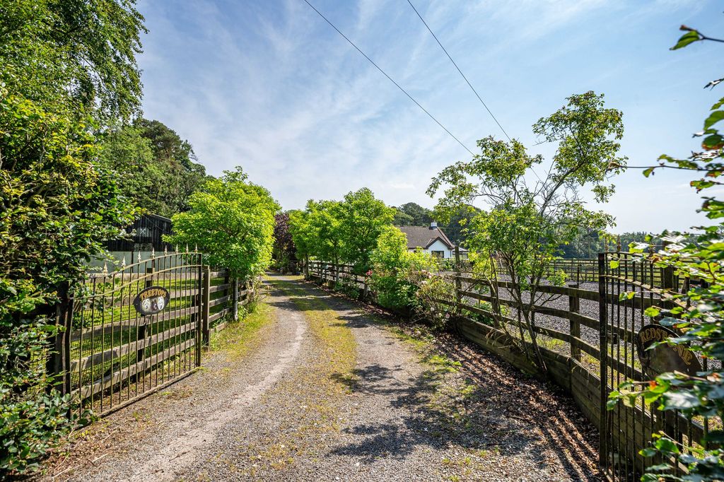 Property photo 3 of 34
