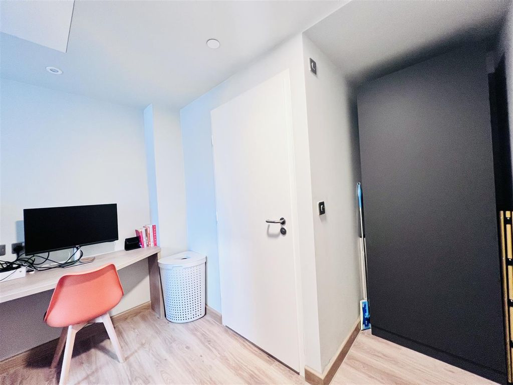 Property photo 3 of 18 Image00004.Jpeg