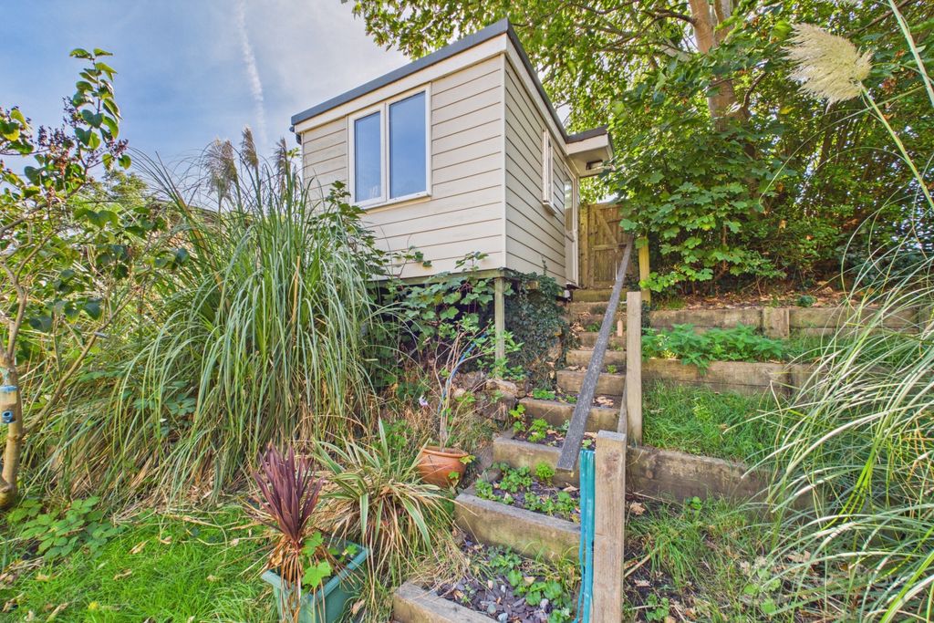 Property photo 2 of 16 Outbuilding