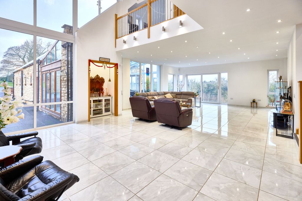 Additional image 6 of 8 bed detached house for saleCragtops, Kirk Smeaton WF8
