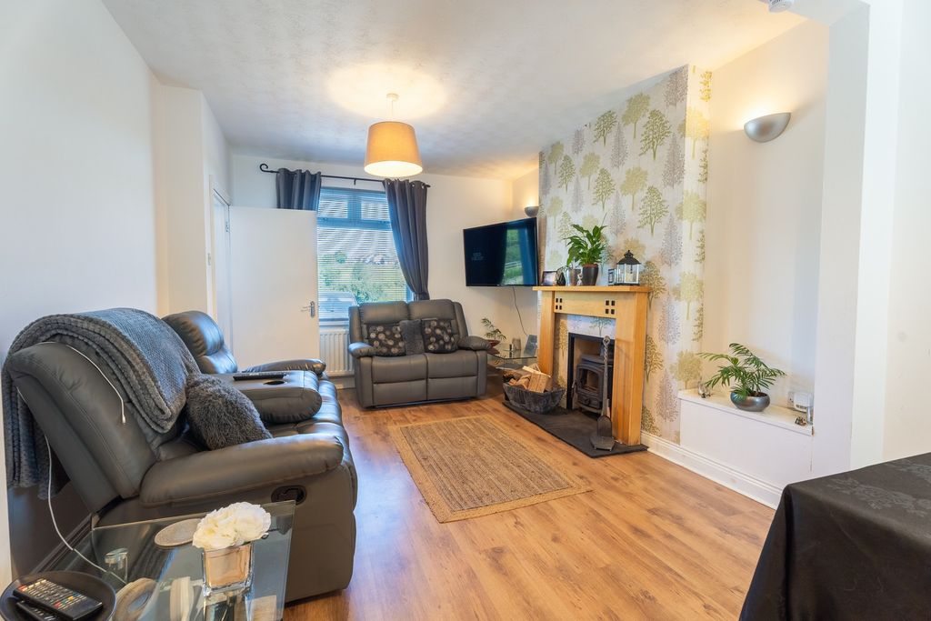 Property photo 2 of 22