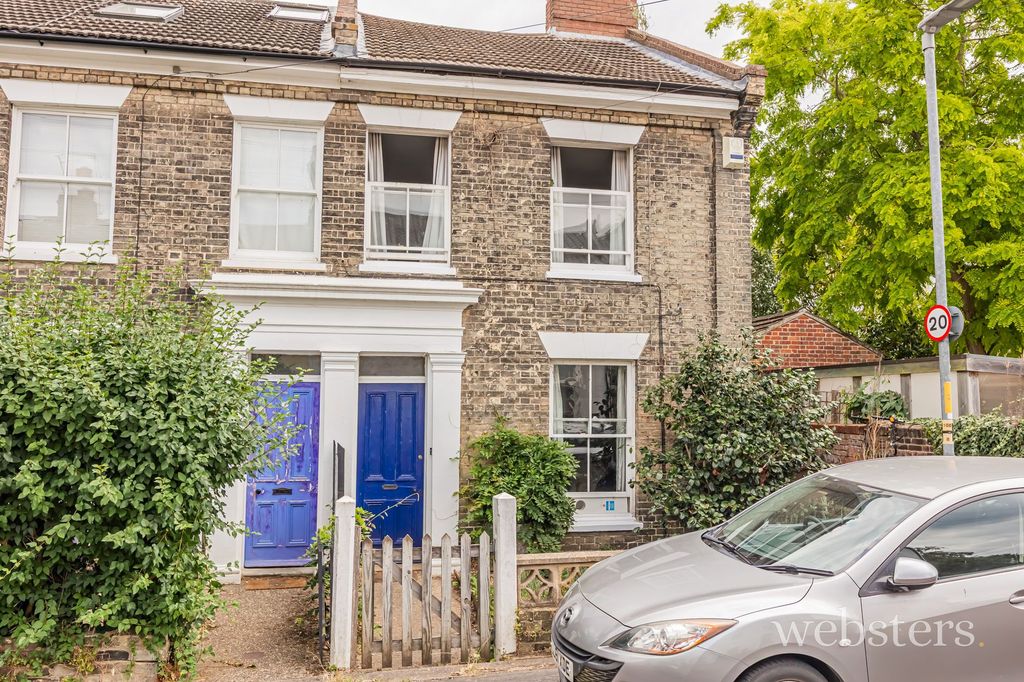 Property photo 1 of 12