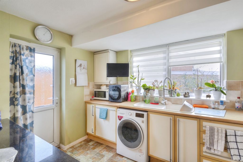 Property photo 2 of 20