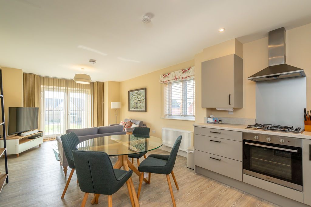 Property photo 1 of 18 Photo 11