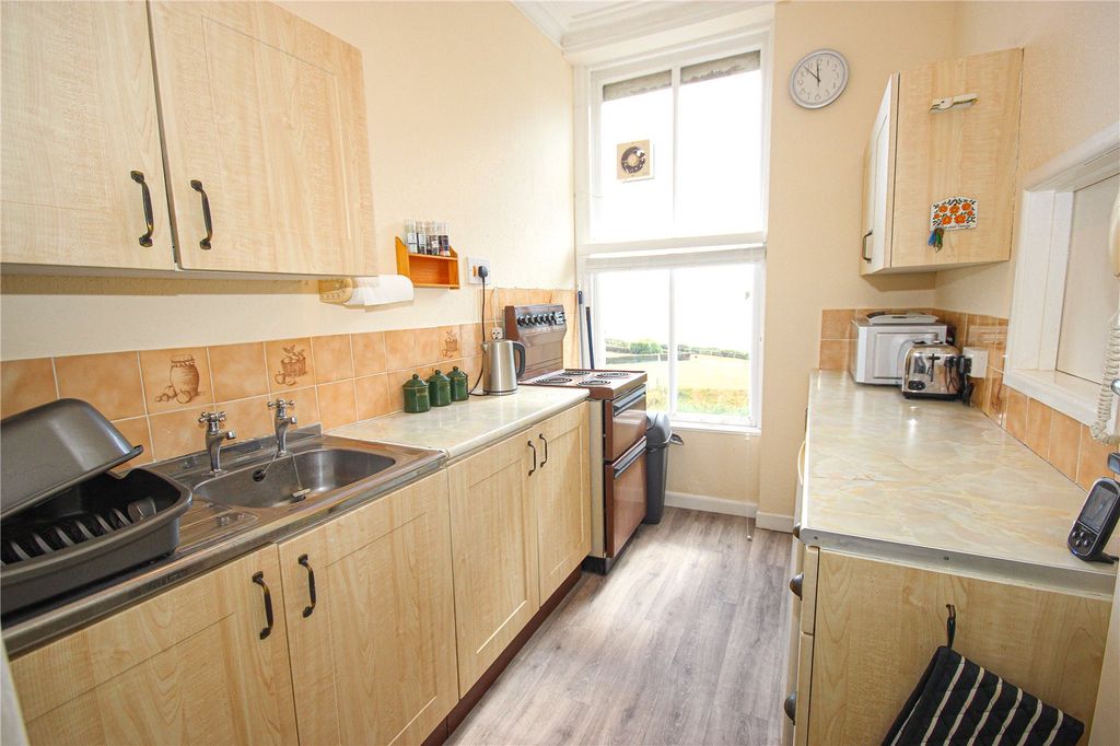 Property photo 3 of 8 Picture 3