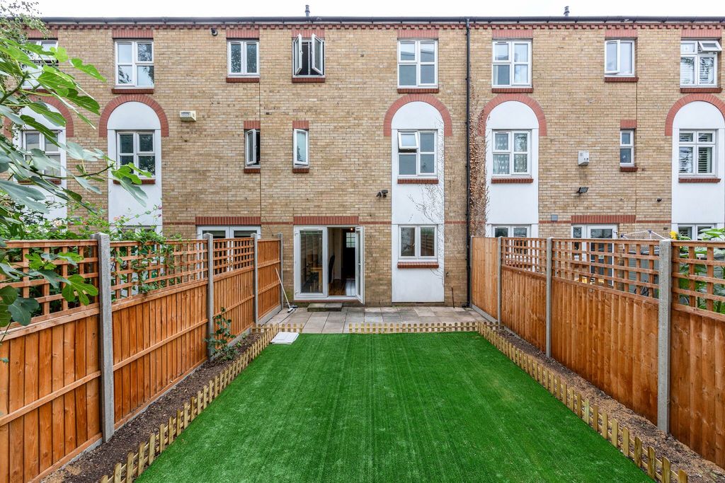 Property photo 1 of 29